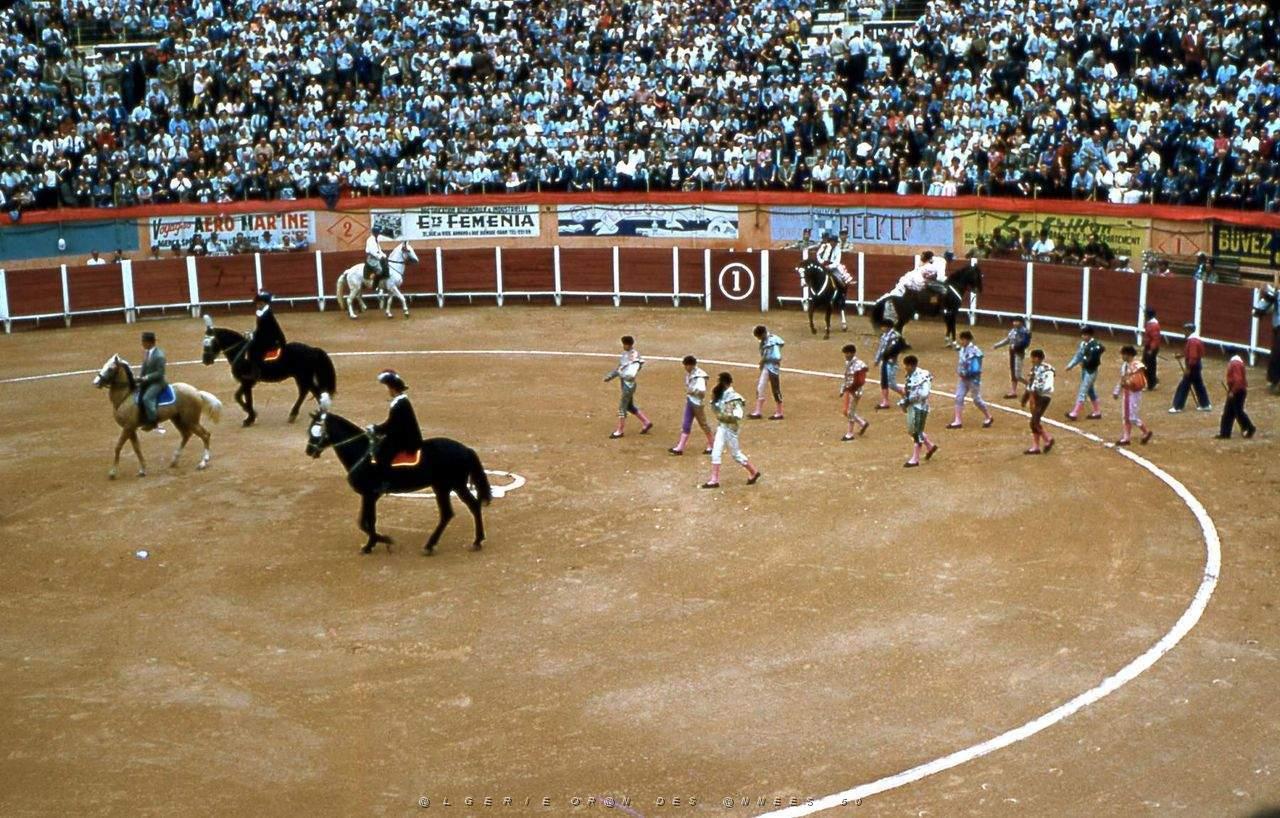 ORAN ARENES3 CORRIDA-OCT-56.jpg